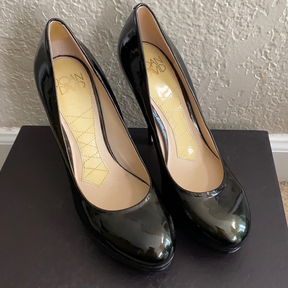 Joan and David - Picture 1 of 4